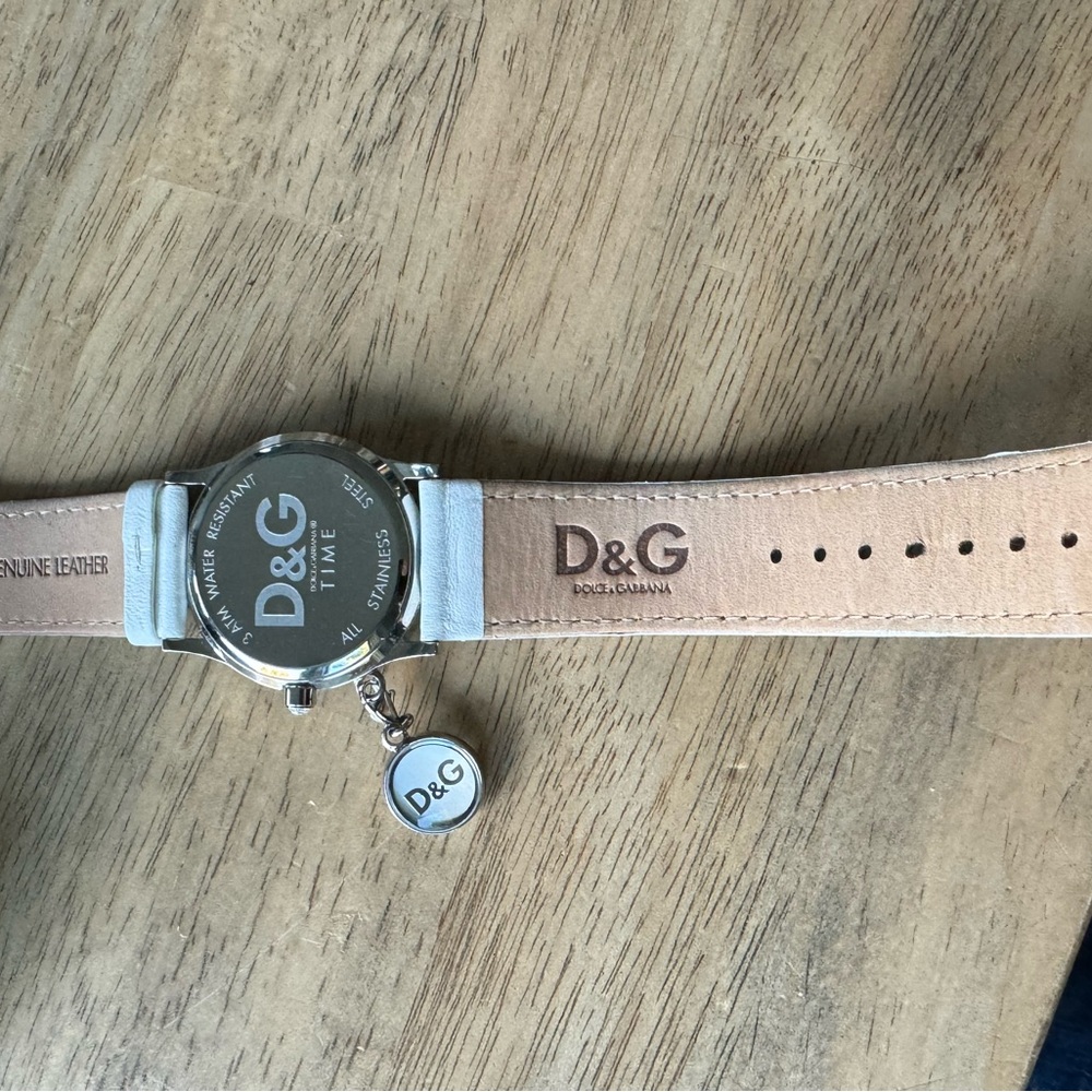 D&G GLORIA WHITE LEATHER AND CRYSTAL WOMENS WATCH DW0091 - Picture 5 of 9